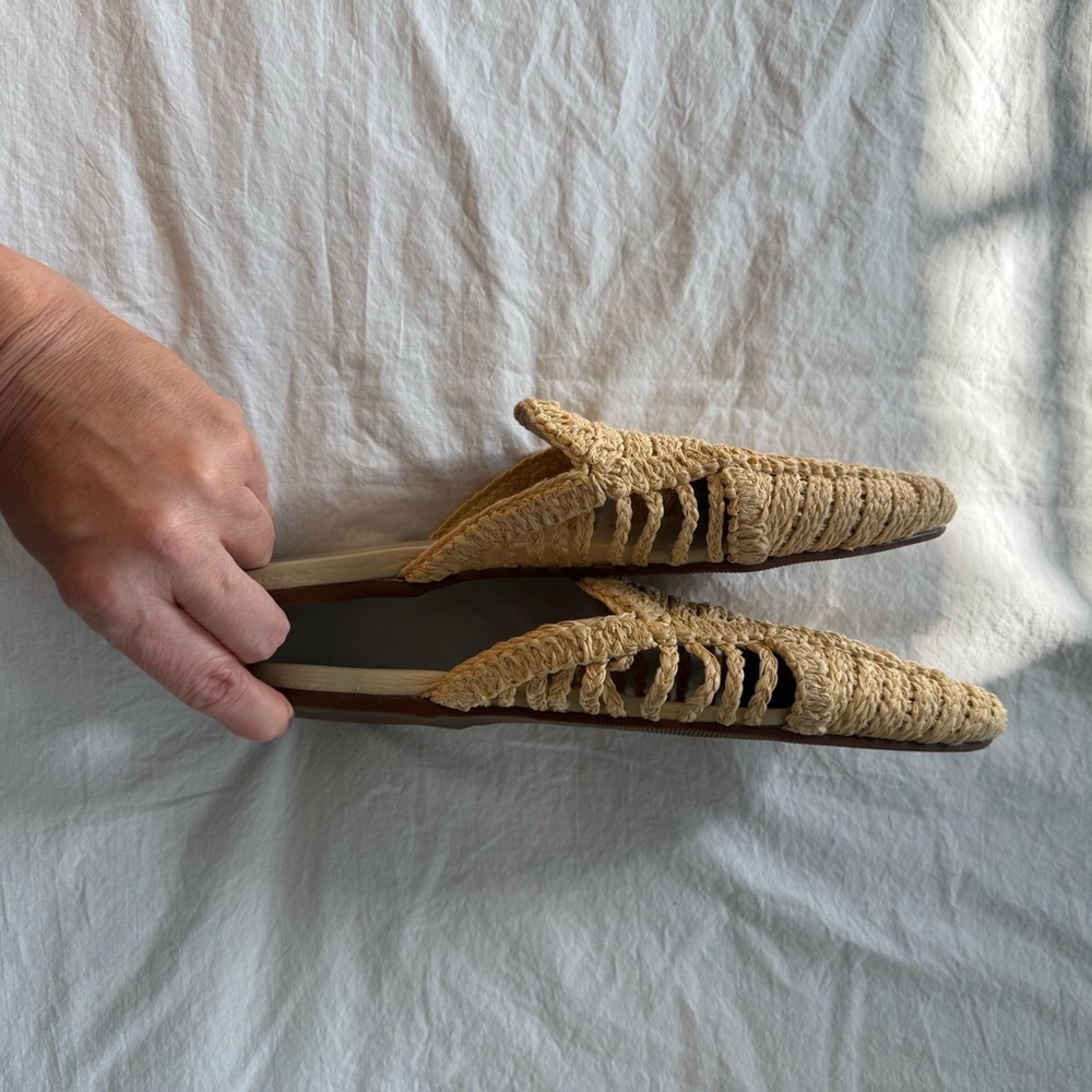 Kaanas Natural Woven Raffia Mules, Size 9 - Picture 3 of 6